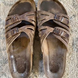 Birkenstock Granada size 40. Narrow soft footbed